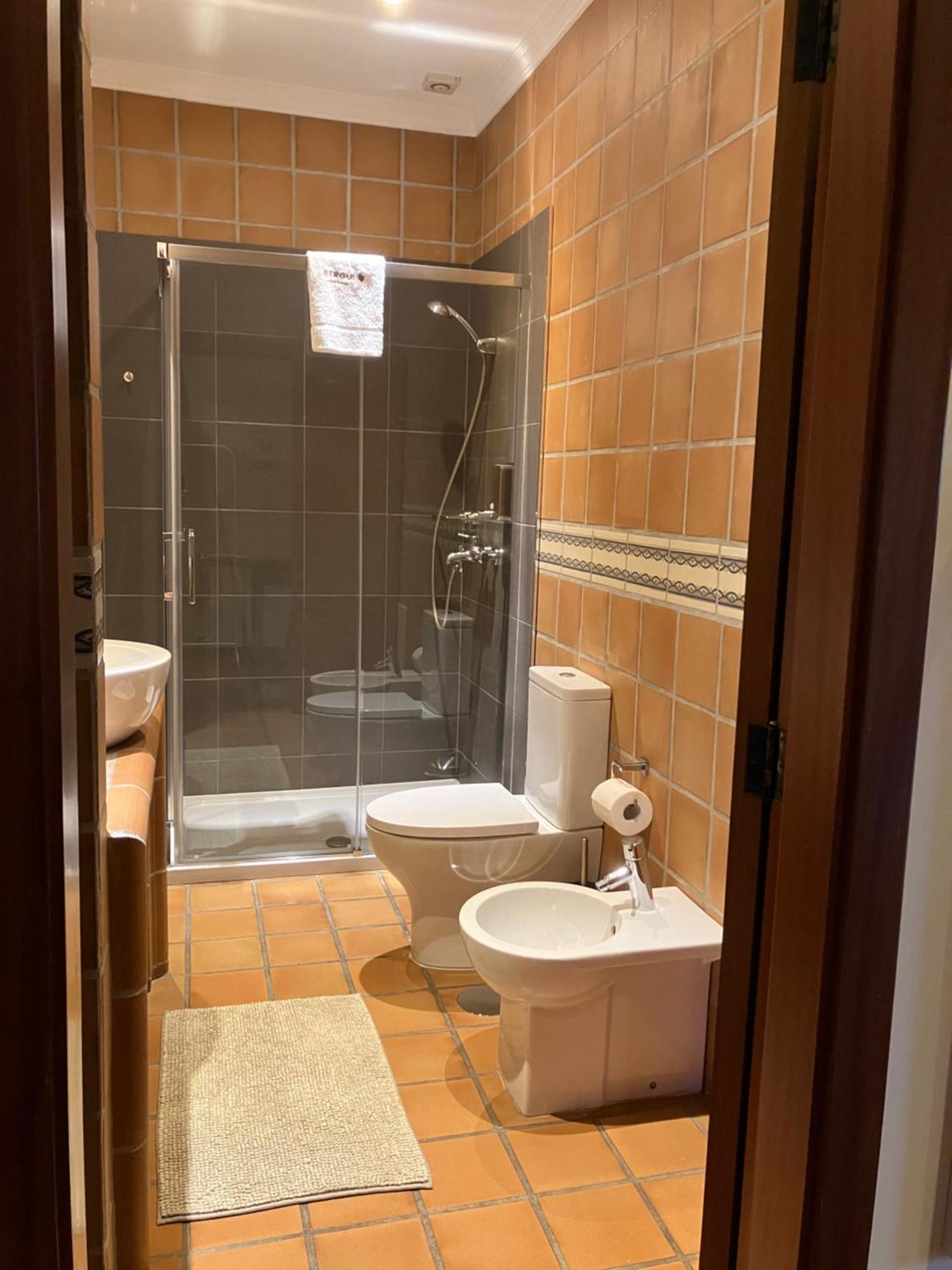 Bergui Guesthouse - Em Guimaraes Desde 2017 Eksteriør bilde